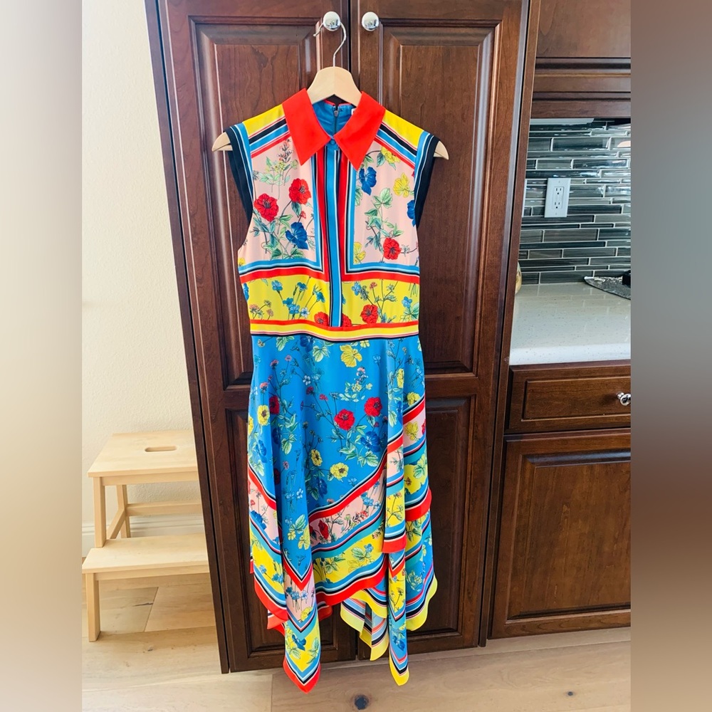 Alice and Oliver print dress in size S! And you would think you win the price!!!